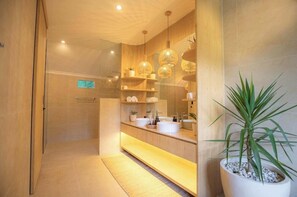 Bathroom - Suara Air Luxury Villa Ubud (Ubud)