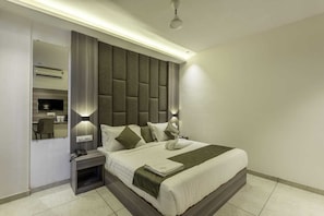 Deluxe Double Room | Free WiFi - Hotel Hycon (Kozhikode)