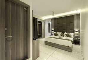 Deluxe Double Room | Free WiFi - Hotel Hycon (Kozhikode)