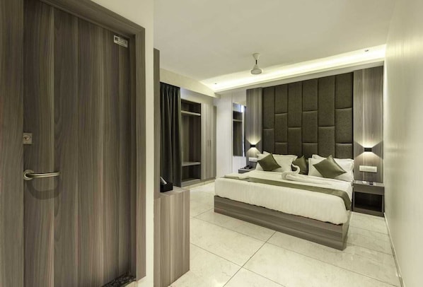 Deluxe Double Room | Free WiFi - Hotel Hycon (Kozhikode)