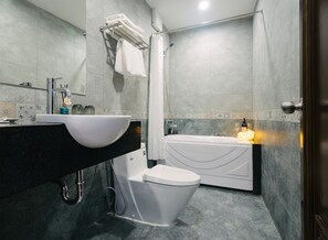 Bathroom - Spring Flower Hotel (Hanoi)