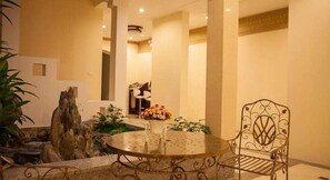 Dining - Spring Flower Hotel (Hanoi)