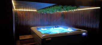 Nature break between city and forest in a house with spa