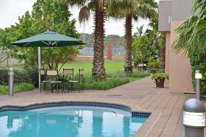 Road Lodge Gqeberha Airport
