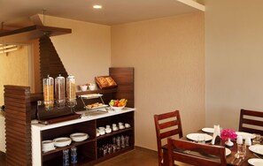 Dining - At Home B&B Dona Paula (Panaji)
