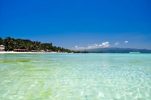 Beach - Budget Room Boracay Island Hostel (Boracay Island)