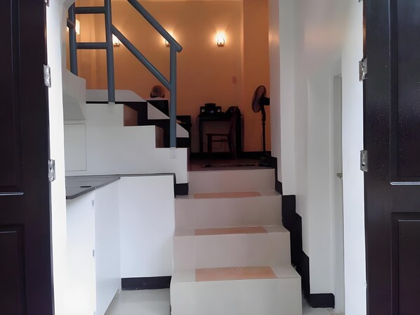 Interior - Budget Room Boracay Island Hostel (Boracay Island)