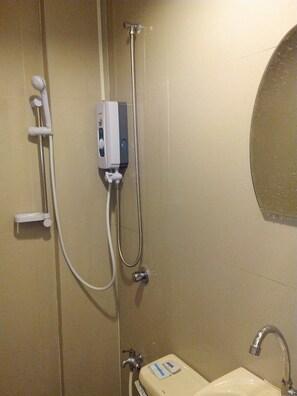 Bathroom - Budget Room Boracay Island Hostel (Boracay Island)