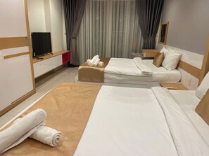 Caja de seguridad en la habitación y escritorio 