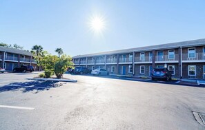 Exterior - Emerson Inn (Jacksonville)