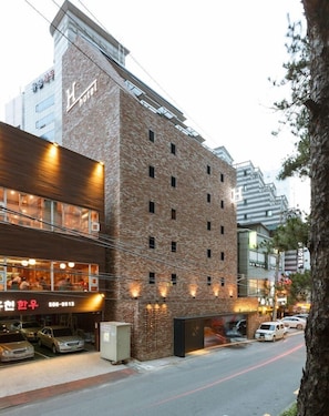 Exterior - H Hotel Seocho (Seoul)