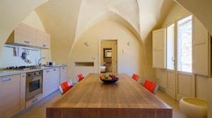 Appartamento Deluxe, non fumatori, vista piscina | Ristoranti