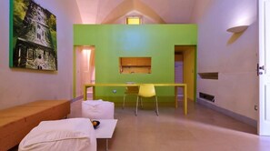 Appartamento Deluxe, non fumatori, vista cortile | Interni