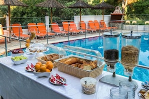 屋外ダイニングエリア