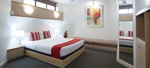 Room - Tiki Hotel Apartments Surfers Paradise (Gold Coast)