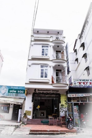 Exterior detail - Kens House Backpackers Downtown (Da Lat)