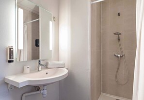 Bathroom - B&B Hotel Rouen St Etienne Du Rouvray (Saint-Etienne-du-Rouvray)