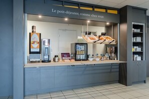 Dining - B&B Hotel Rouen St Etienne Du Rouvray (Saint-Etienne-du-Rouvray)