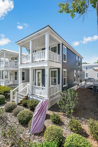 OS OASIS- Cozy 3-Bedroom Cottage with Golf Cart - Minutes from Beach & Downtown