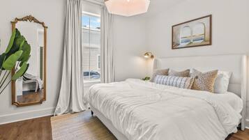 3 bedrooms, iron/ironing board, WiFi, bed sheets