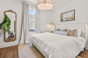 3 bedrooms, iron/ironing board, WiFi, bed sheets - OS OASIS- Cozy 3-Bedroom Cottage with Golf Cart - Minutes from Beach & Downtown (Ocean Springs)