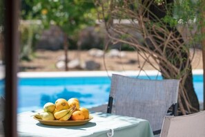 Outdoor pool - Silver Gem Villa with Private Pool (Frantzeskiana Metochia)