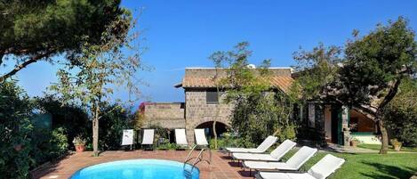 Alberca al aire libre