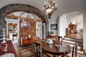 Dining - Villa Fondo Turiello – Pool & Scenic View (Massa Lubrense)