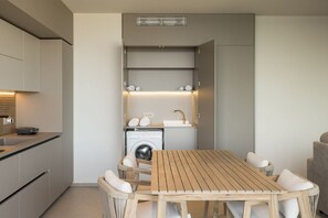 Fridge, microwave, oven, stovetop - Cala Theresia, Dora - Sea front apartment (Pachino)