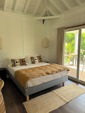 1 bedroom, in-room safe, iron/ironing board, free WiFi