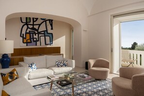 Unclassified image, 2 of 18, button