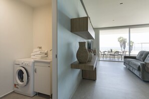 Interior - Cala Theresia, Alea - Sea front apartment (Pachino)