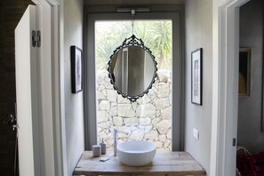Shower, hair dryer, bidet, towels - Donna Malena, Noto - Villa con piscina privata (San Corrado di Fuori)