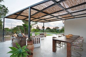 Outdoor dining - Donna Malena, Noto - Villa con piscina privata (San Corrado di Fuori)