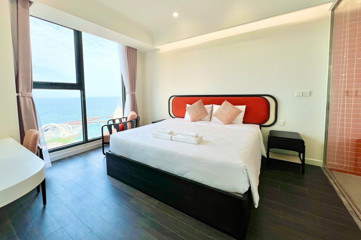 Deluxe Apartment, 2 Bedrooms, Balcony, Beach View | Premium bedding, minibar, individually decorated, individually furnished