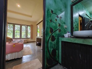 Superior Room, Balcony, Garden View - The Oriental Village Chaingmai (Mae On)