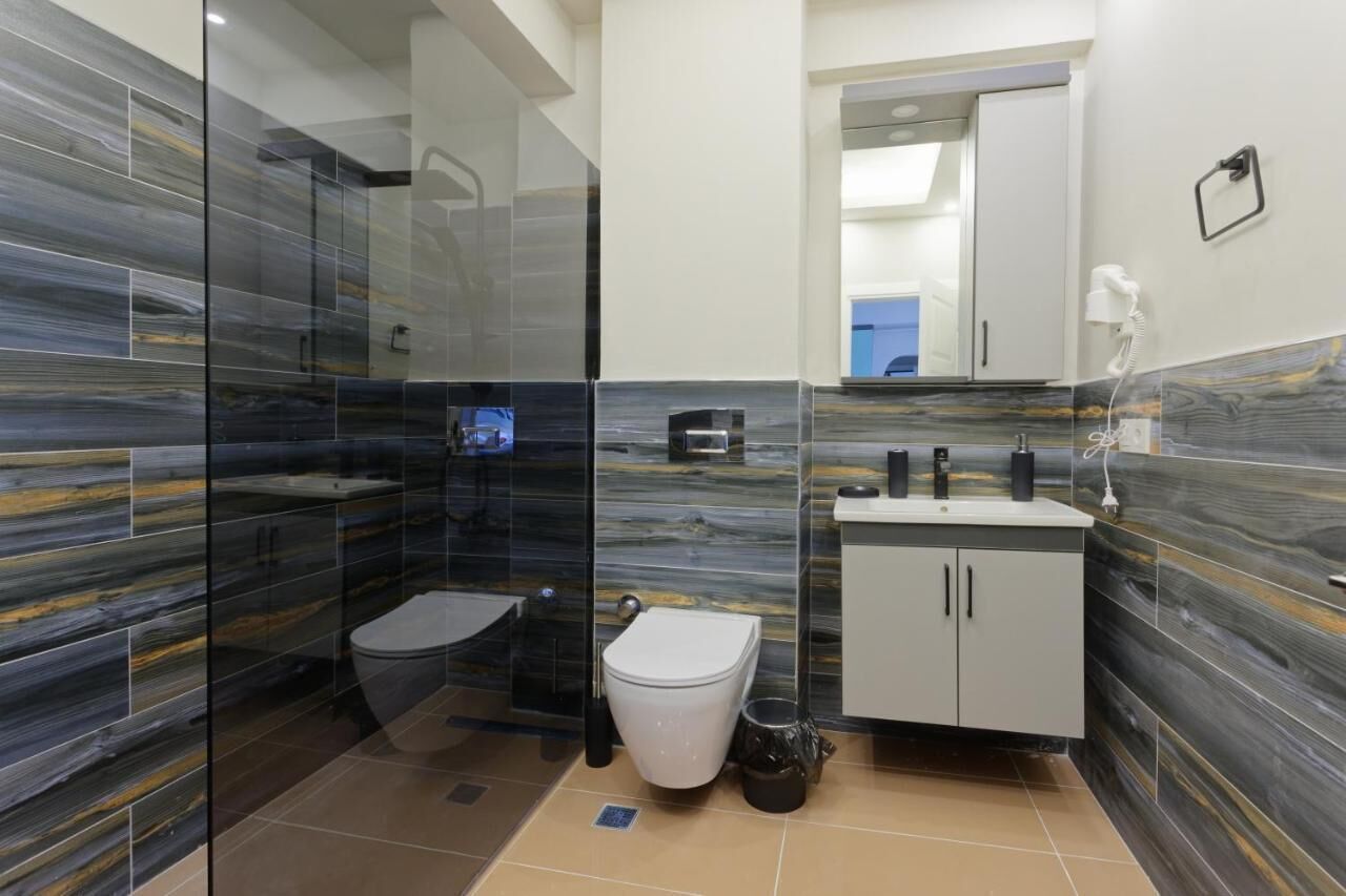 Superior Apartment, City View | Bilik Mandi | Pancuran mandi, pengering rambut, selipar, tuala disediakan 