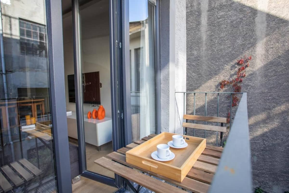 Superior Apartment, Balcony, Garden View | Outdoor dining