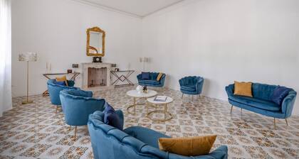 GuestHost - Bright room ideal for two, featuring a private bathroom and located in a villa in Borgo Lucia, a complex with a large shared garden. Surrounded by greenery, the accommodation is located in Selva di Fasano, a quiet hillside hamlet in the munic