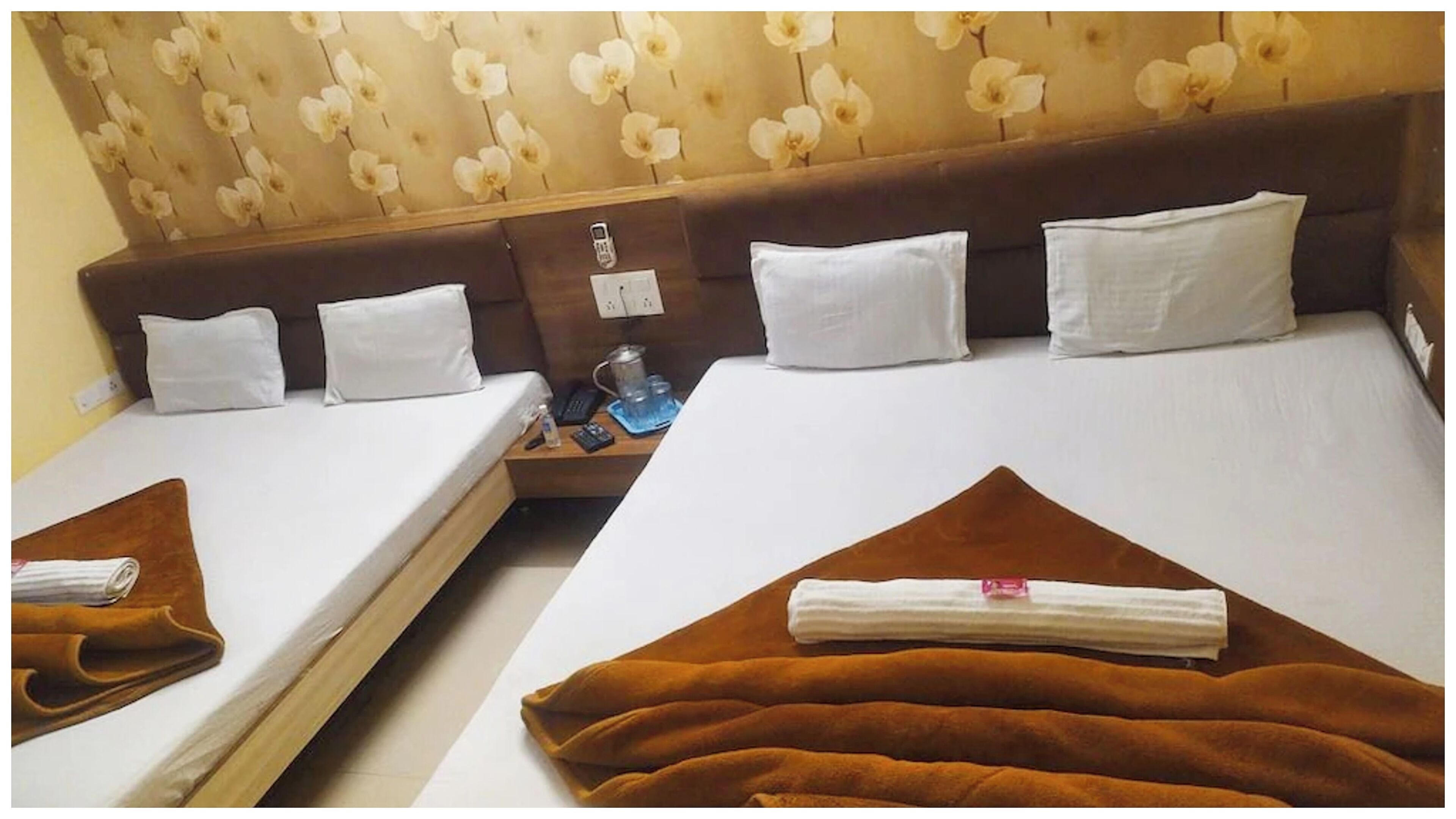 Hypo-allergenic bedding, desk, soundproofing, free WiFi