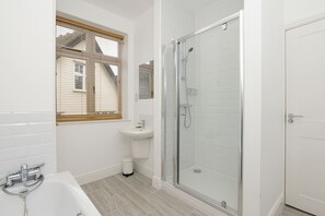 Hair dryer - Modern 2 bed Flat in Alexandra Park with parking (Nottingham)