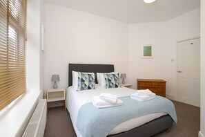 Iron/ironing board, WiFi, bed sheets - Modern 2 bed Flat in Alexandra Park with parking (Nottingham)