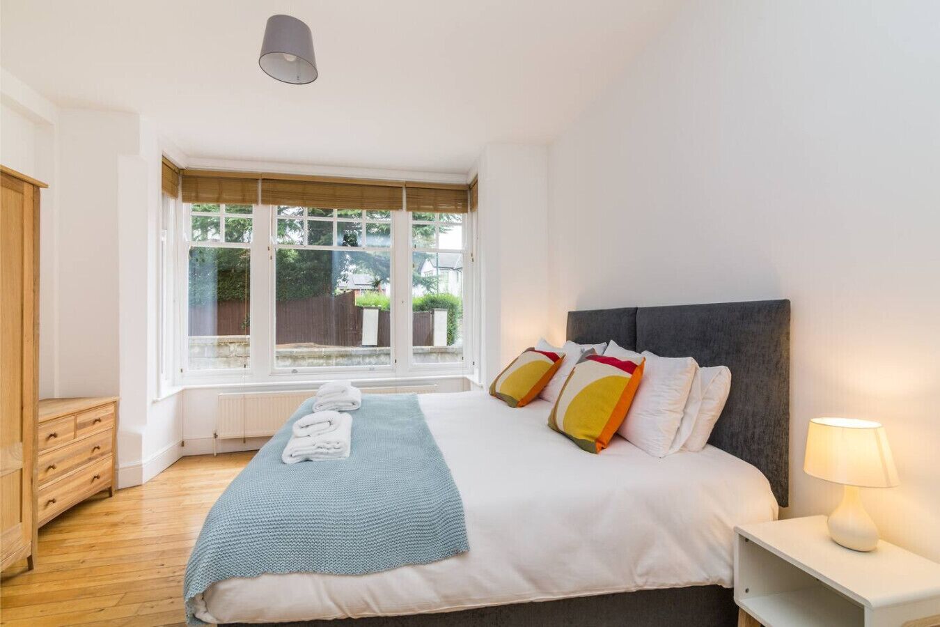 Desk, iron/ironing board, WiFi, bed sheets