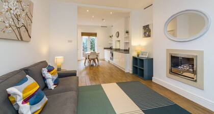 Large 2 bed Flat in Alexandra park with parking