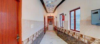 Hotel O Raj Ghat Ayodhya