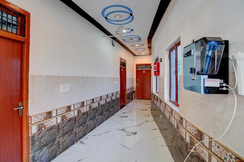 Hotel O Raj Ghat Ayodhya