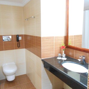 Bathroom - Fortune Hotel South Park, Trivandrum (Thiruvananthapuram)