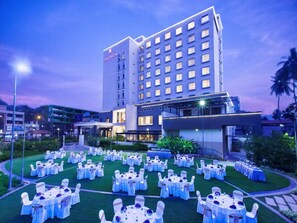 Outdoor banquet area - Hycinth By Sparsa (Thiruvananthapuram)