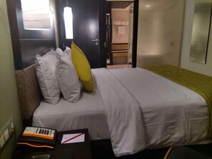 Room - Hycinth By Sparsa (Thiruvananthapuram)
