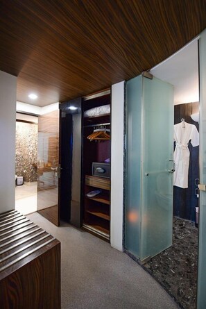 Interior - The Metropole Hotel (Ahmedabad)